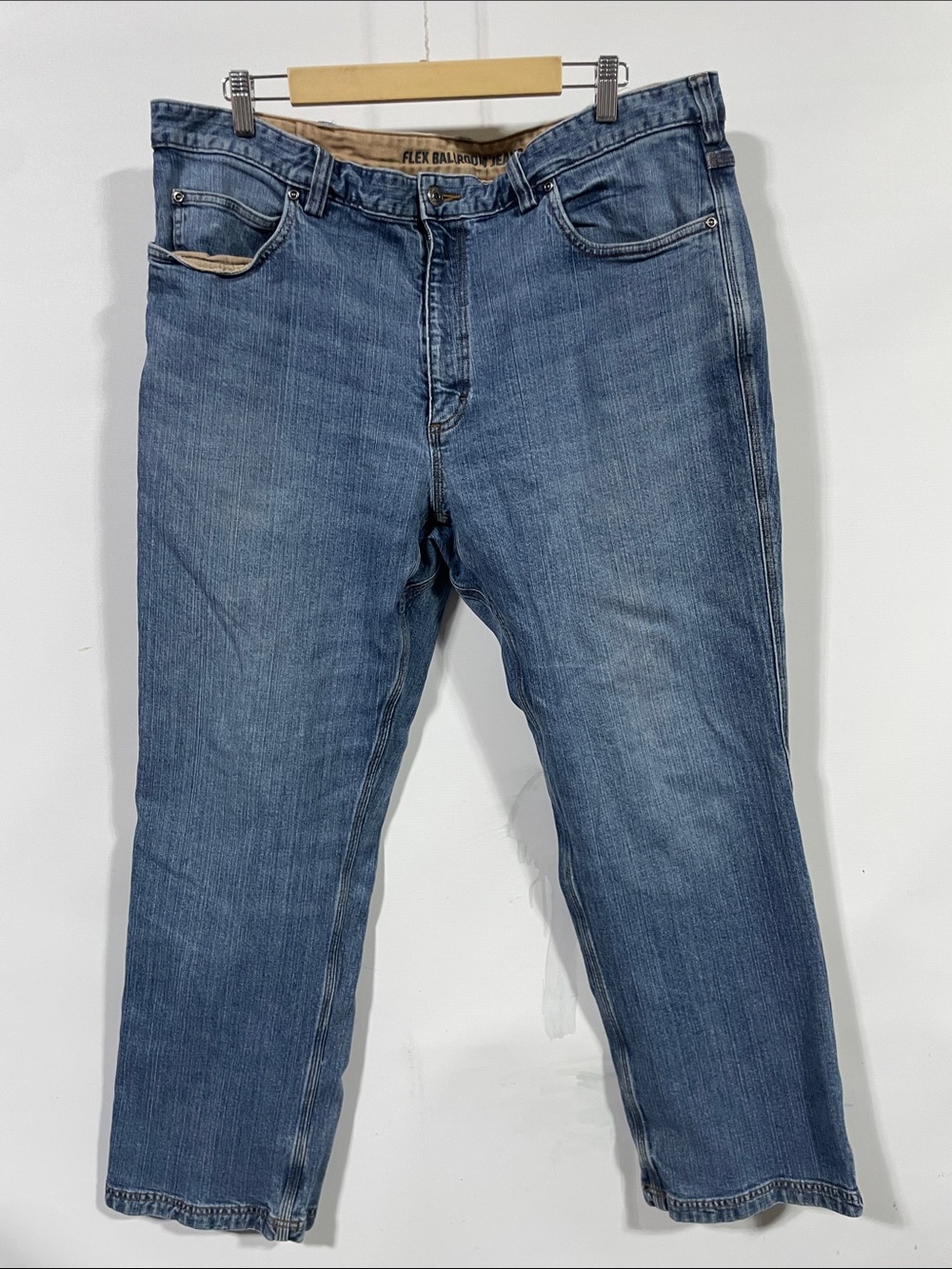 Duluth Trading Co Relaxed Fit Blue Jeans